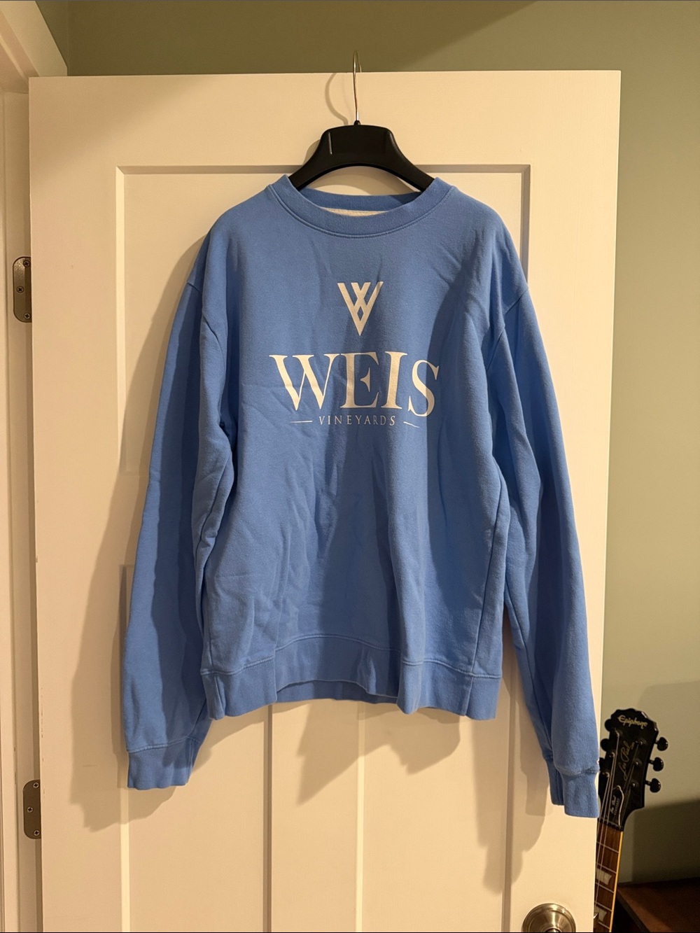 Weis Vineyard Finger Lakes League Blue Crewneck Sweatshirt Keuka Lake NWOT